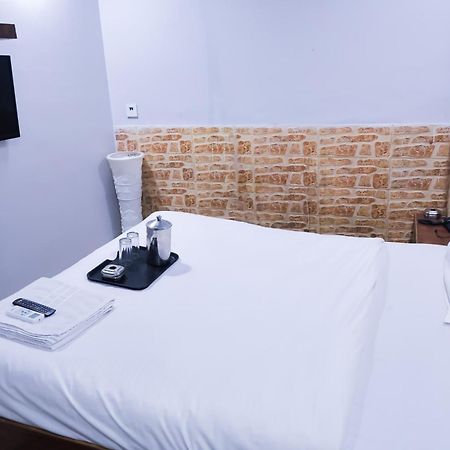 Mannat Stay Hotel - Laxmi Nagar Нью-Делі Екстер'єр фото