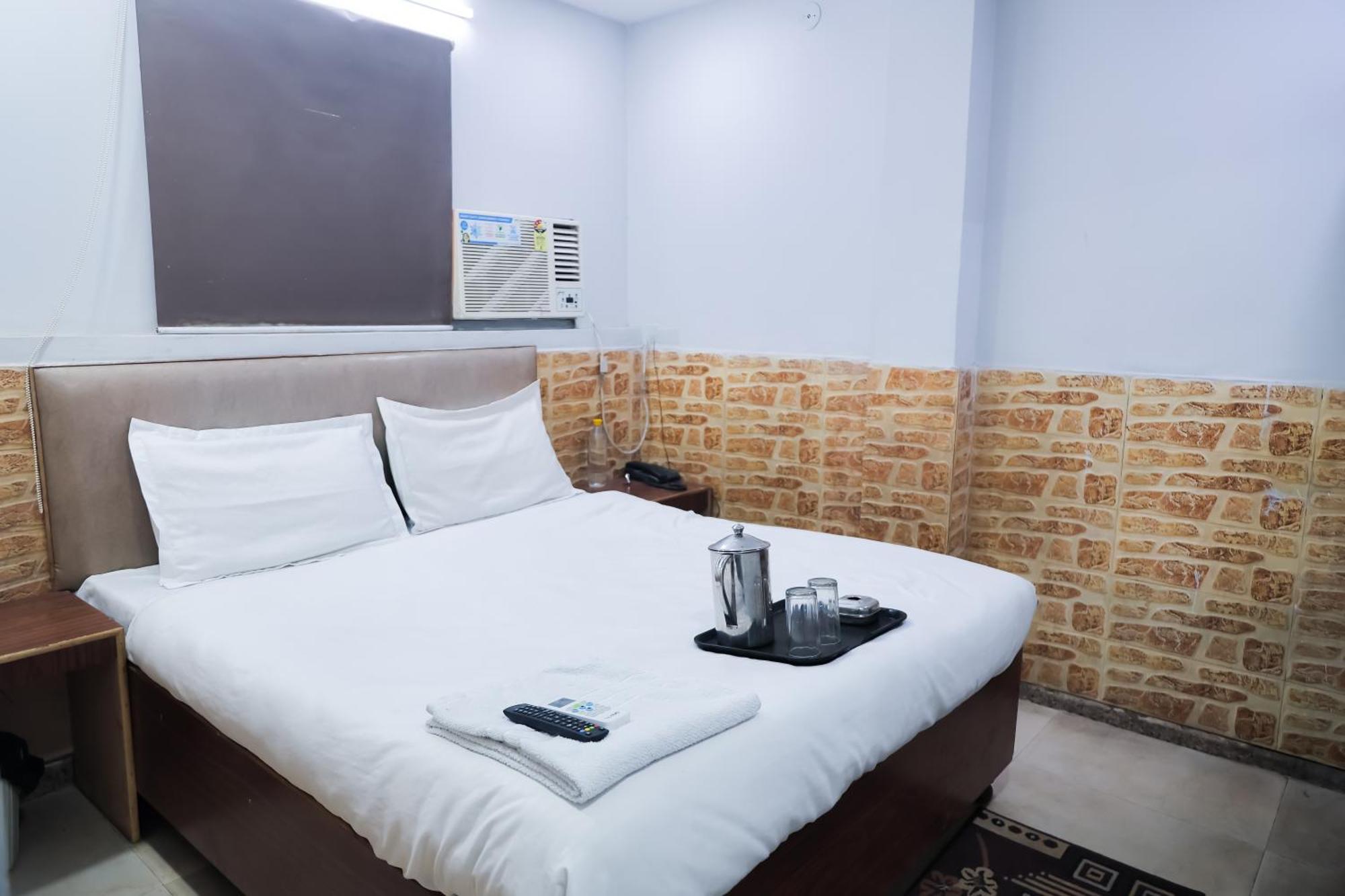 Mannat Stay Hotel - Laxmi Nagar Нью-Делі Екстер'єр фото