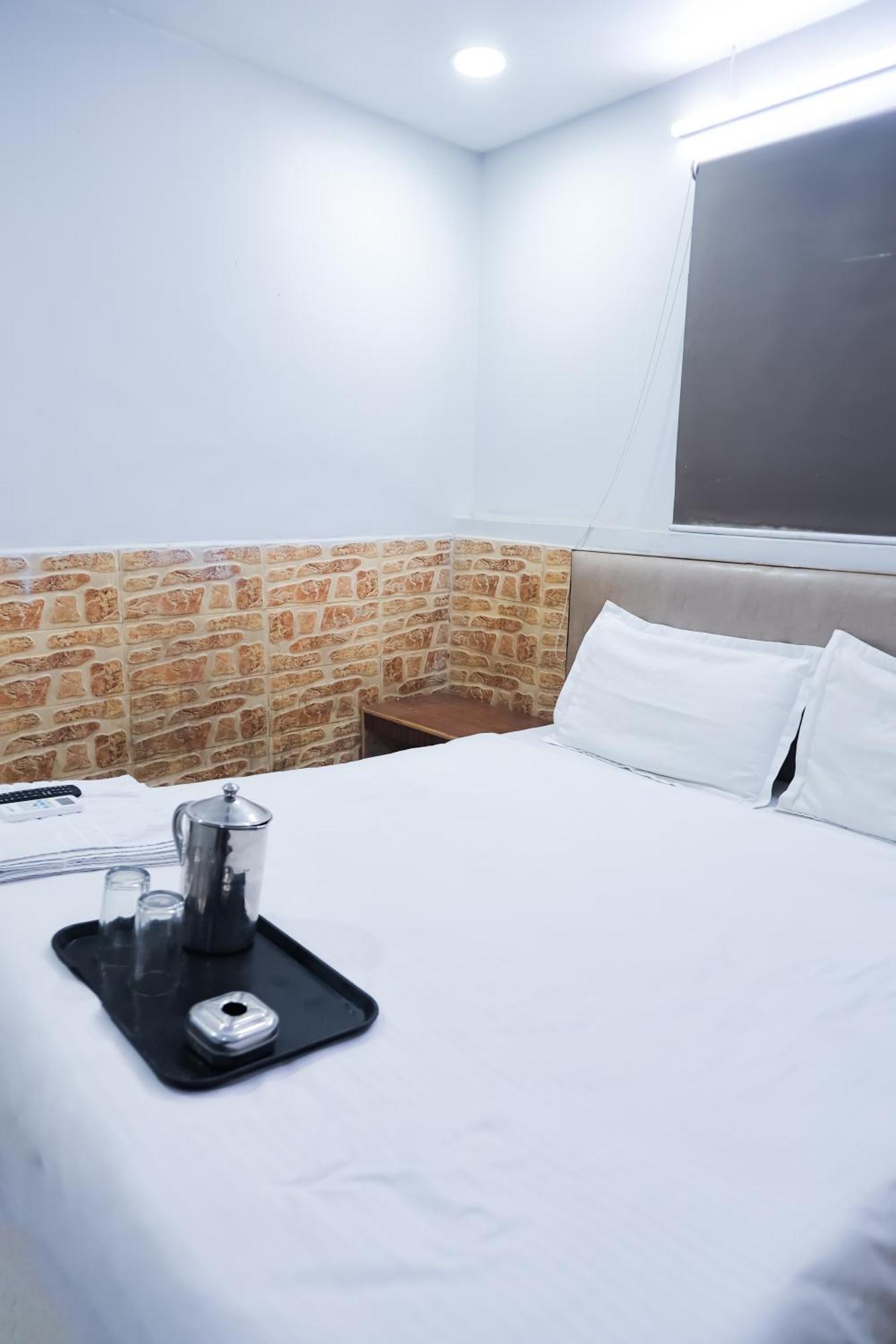 Mannat Stay Hotel - Laxmi Nagar Нью-Делі Екстер'єр фото