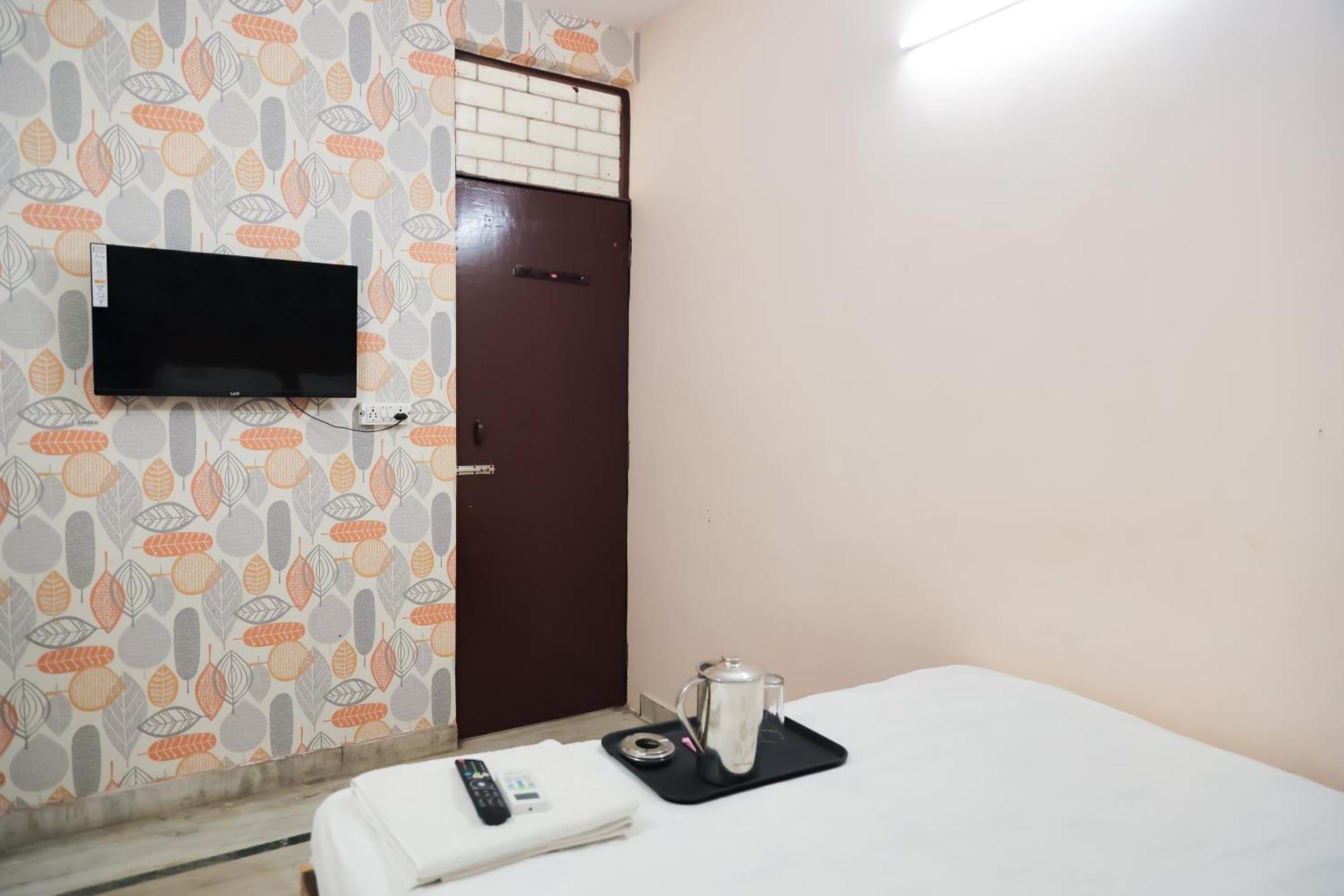 Mannat Stay Hotel - Laxmi Nagar Нью-Делі Екстер'єр фото