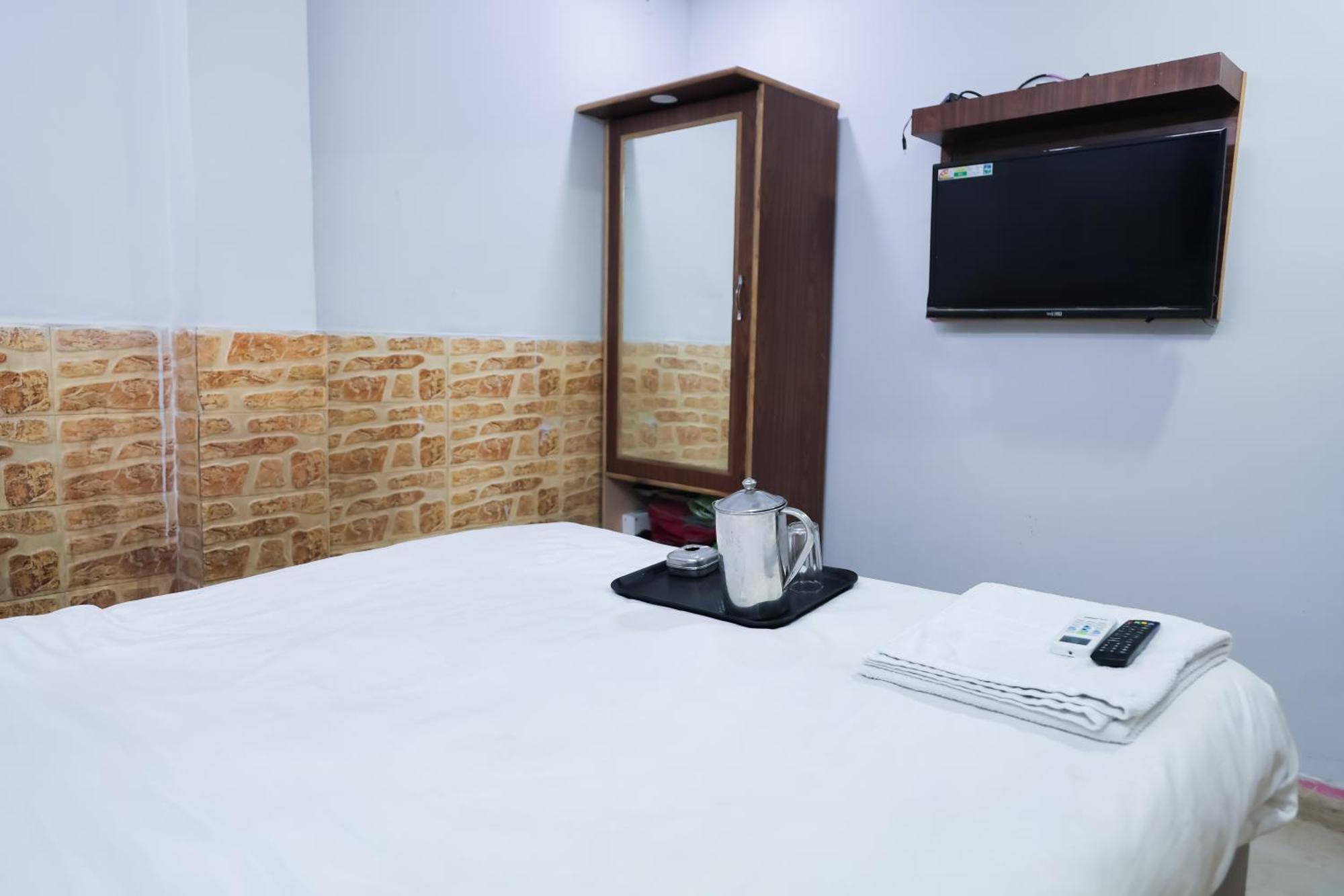 Mannat Stay Hotel - Laxmi Nagar Нью-Делі Екстер'єр фото