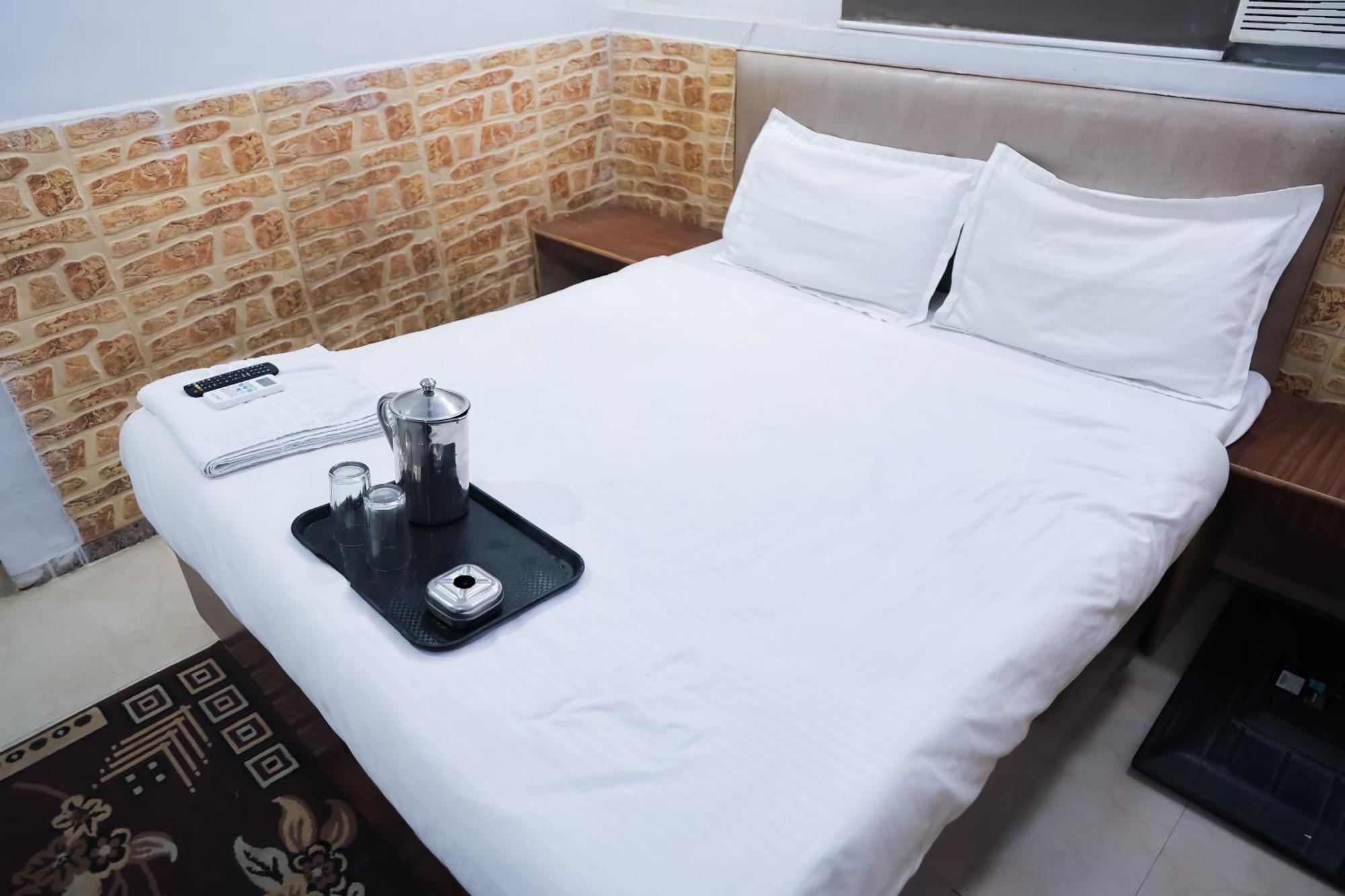Mannat Stay Hotel - Laxmi Nagar Нью-Делі Екстер'єр фото