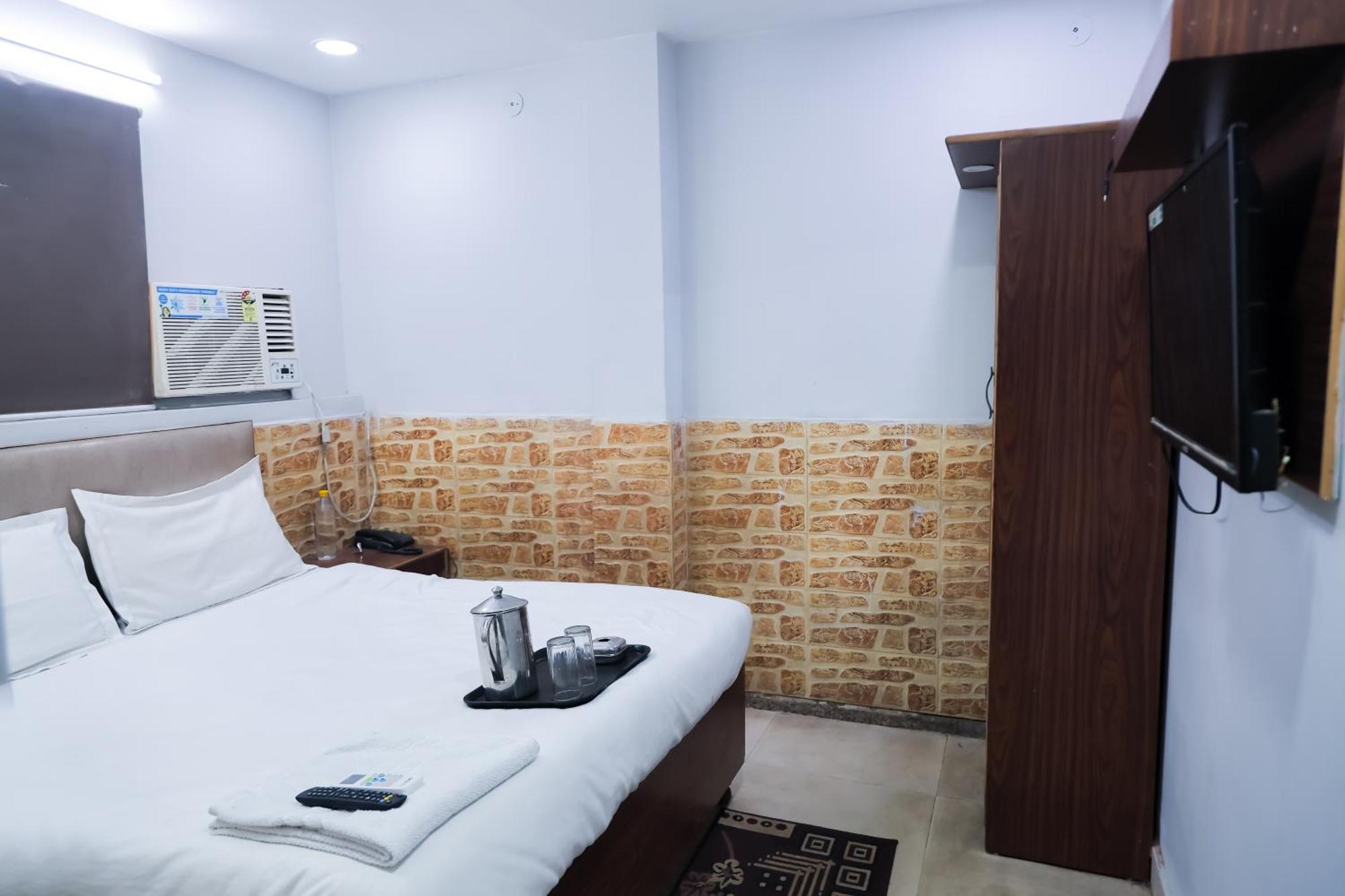 Mannat Stay Hotel - Laxmi Nagar Нью-Делі Екстер'єр фото