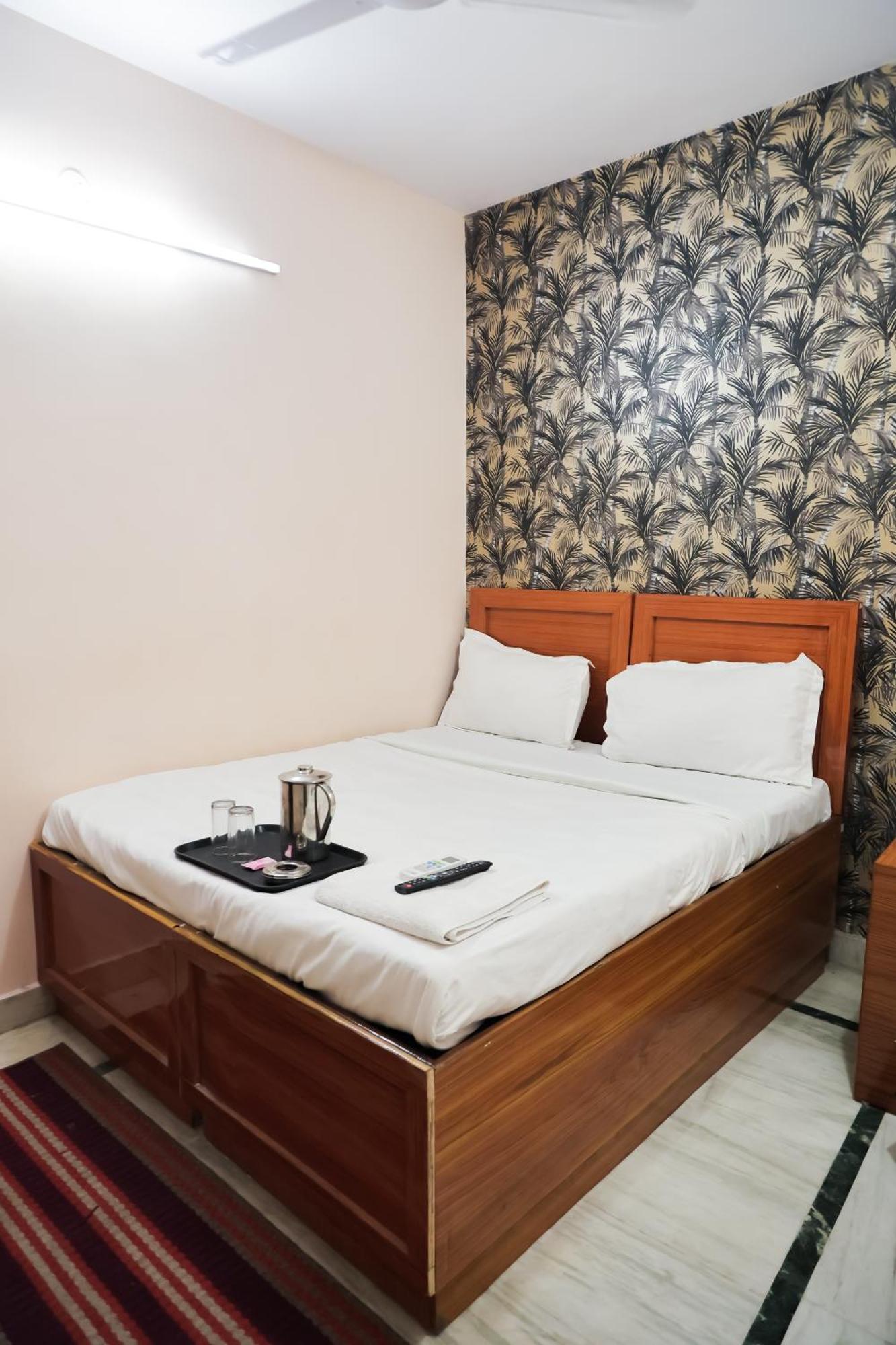 Mannat Stay Hotel - Laxmi Nagar Нью-Делі Екстер'єр фото