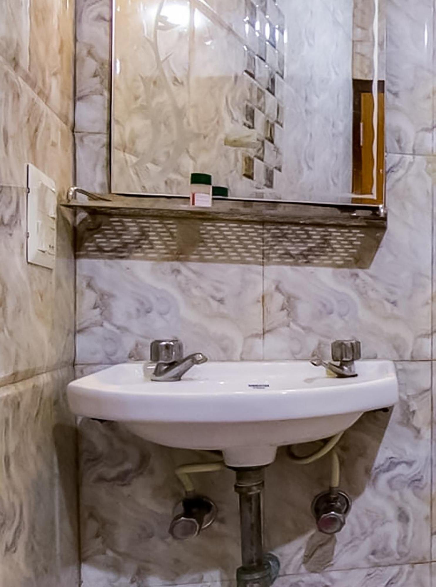 Mannat Stay Hotel - Laxmi Nagar Нью-Делі Екстер'єр фото