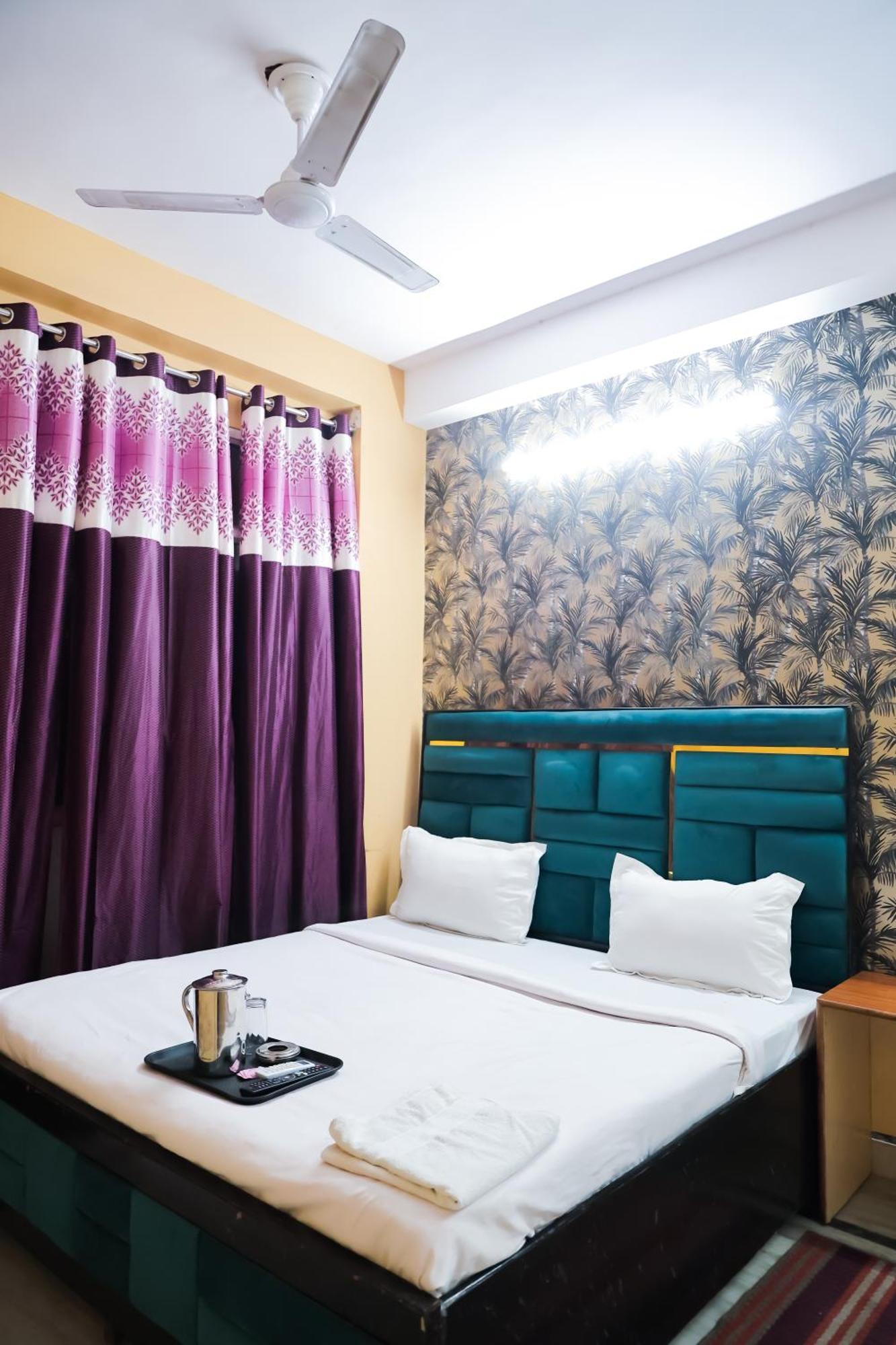Mannat Stay Hotel - Laxmi Nagar Нью-Делі Екстер'єр фото